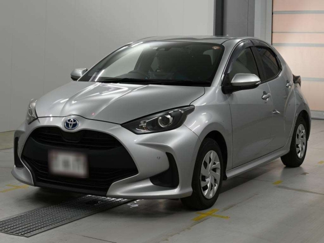 TOYOTA YARIS — фото
