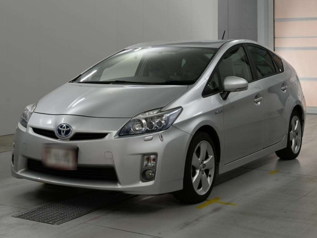 TOYOTA PRIUS — фото