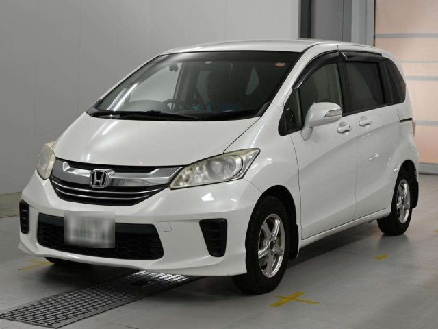 HONDA FREED — фото