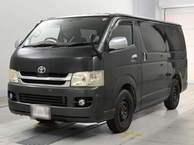 TOYOTA HIACE — фото