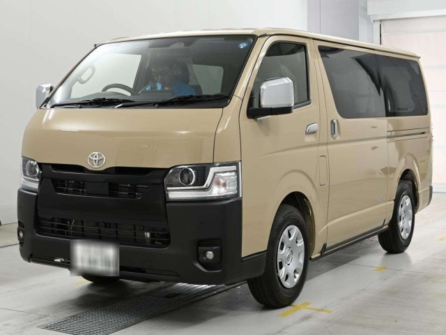 TOYOTA HIACE — фото