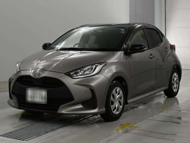 TOYOTA YARIS — фото