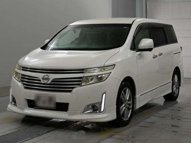 NISSAN ELGRAND — фото