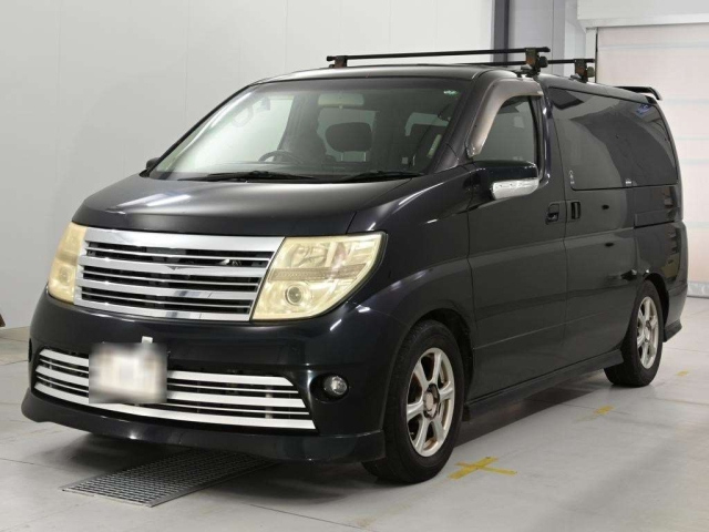 NISSAN ELGRAND — фото
