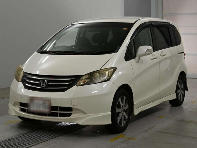 HONDA FREED — фото