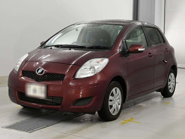 TOYOTA VITZ — фото
