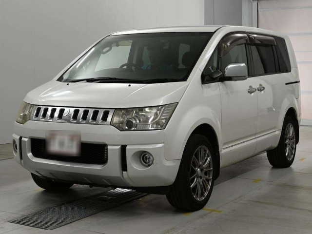 MITSUBISHI DELICA — фото