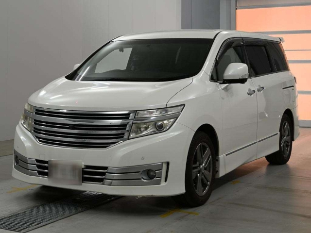 NISSAN ELGRAND — фото