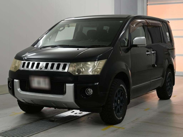 MITSUBISHI DELICA — фото