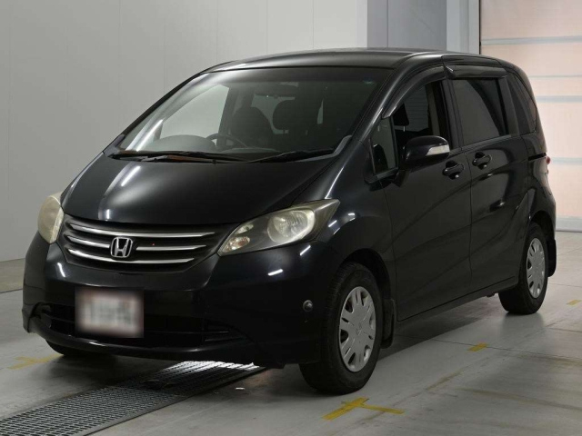 HONDA FREED — фото