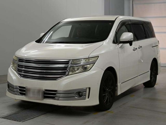 NISSAN ELGRAND — фото