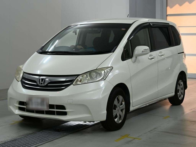 HONDA FREED — фото