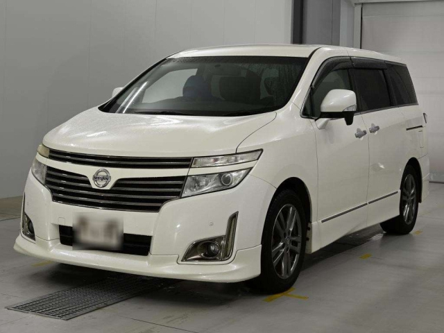 NISSAN ELGRAND — фото
