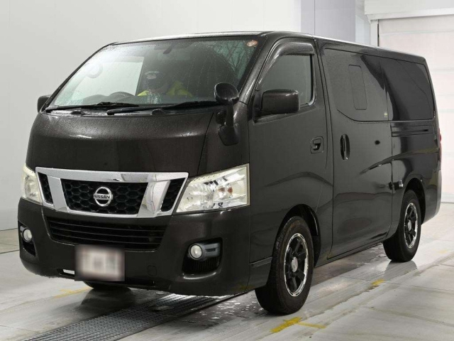 NISSAN CARAVAN — фото