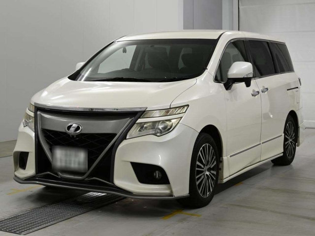 NISSAN ELGRAND — фото