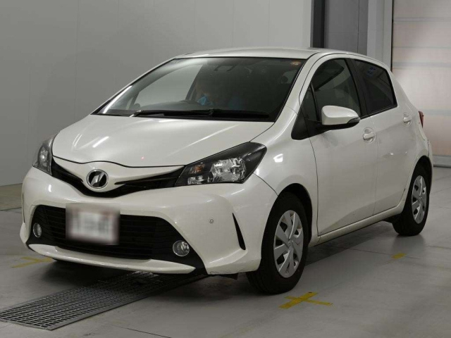TOYOTA VITZ — фото