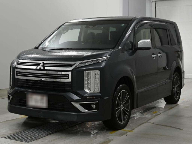 MITSUBISHI DELICA — фото