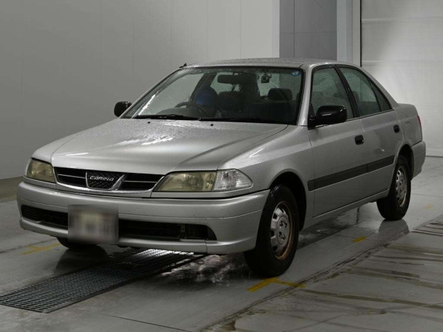 TOYOTA CARINA — фото