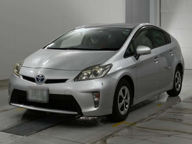 TOYOTA PRIUS — фото