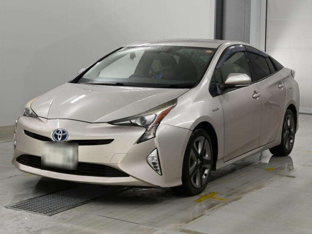 TOYOTA PRIUS — фото