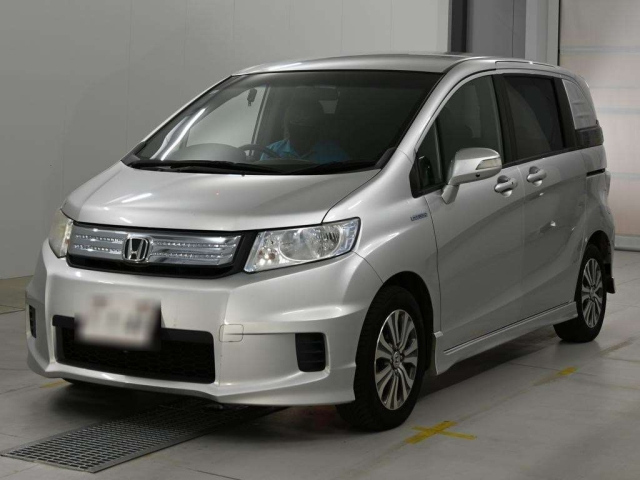 HONDA FREED — фото