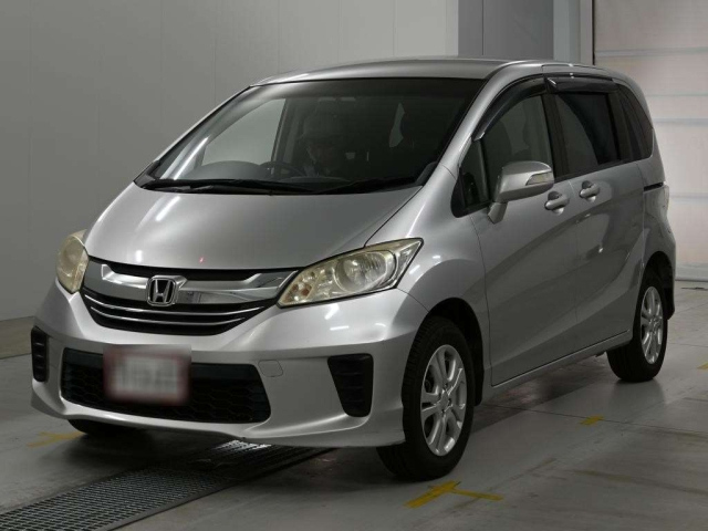 HONDA FREED — фото