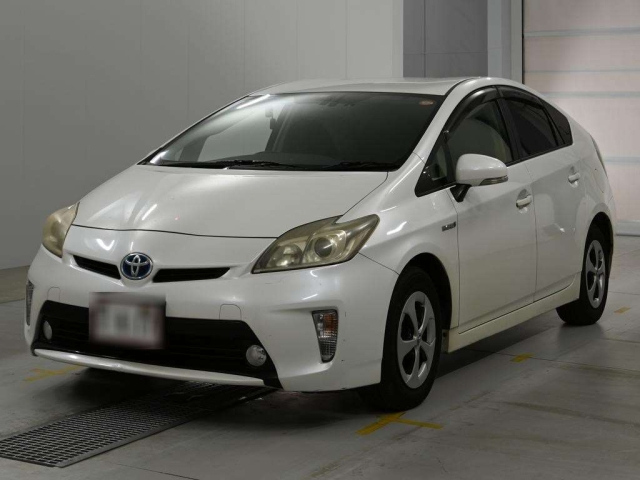 TOYOTA PRIUS — фото