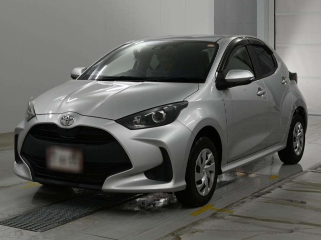 TOYOTA YARIS — фото