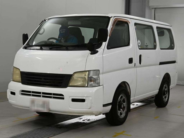 NISSAN CARAVAN — фото
