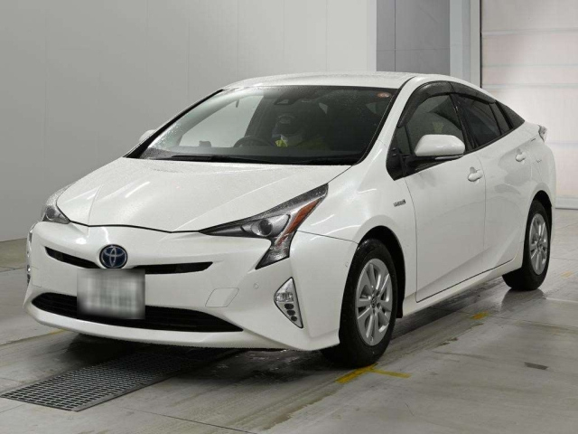 TOYOTA PRIUS — фото