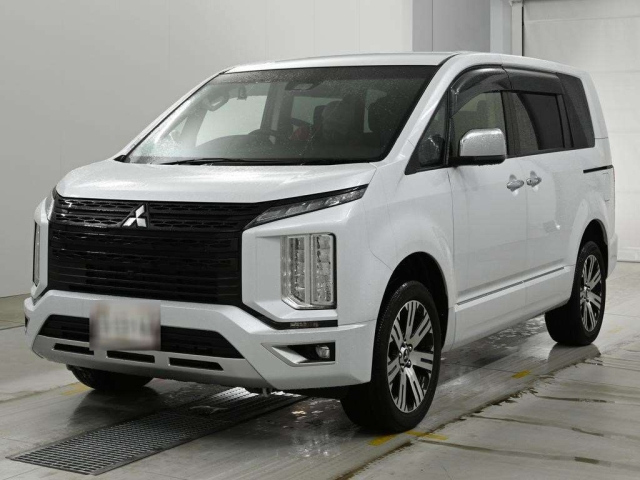 MITSUBISHI DELICA — фото