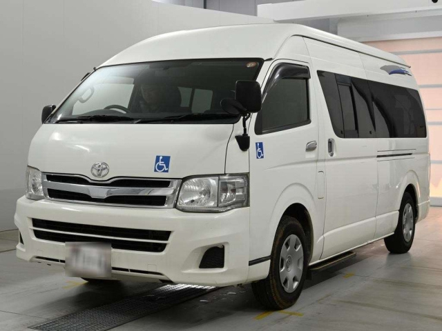 TOYOTA HIACE — фото
