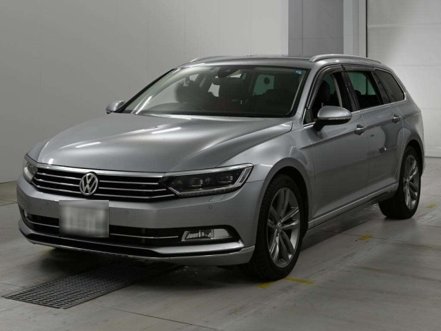 VOLKSWAGEN PASSAT — фото