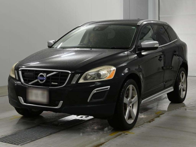 VOLVO XC60 — фото