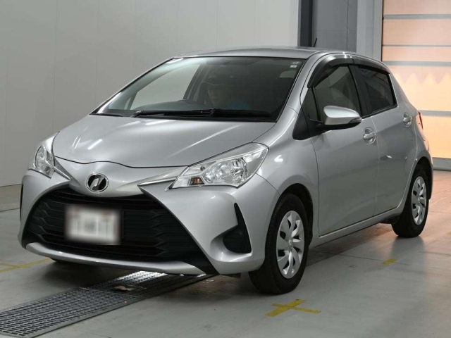 TOYOTA VITZ — фото
