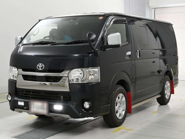 TOYOTA HIACE — фото