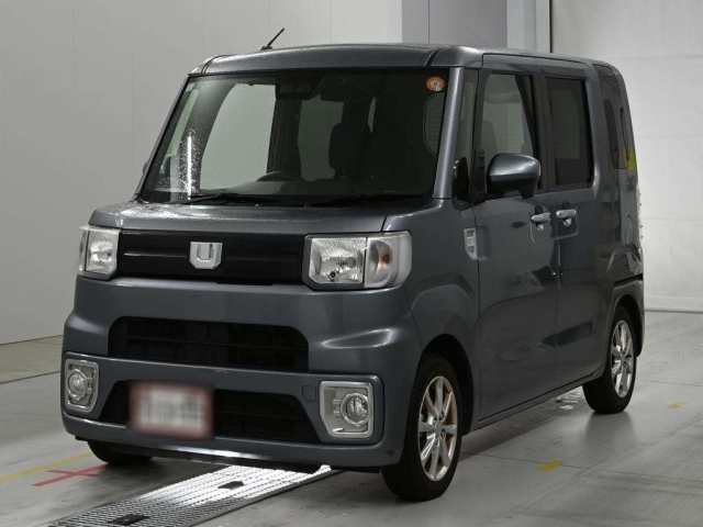 DAIHATSU WAKE — фото