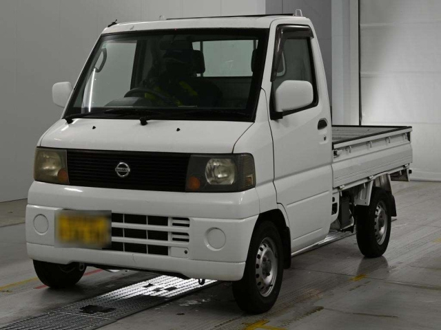 NISSAN CLIPPER — фото