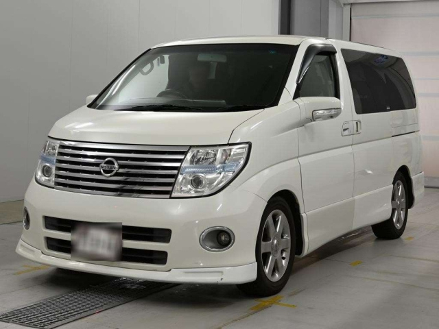 NISSAN ELGRAND — фото