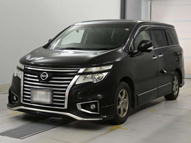 NISSAN ELGRAND — фото
