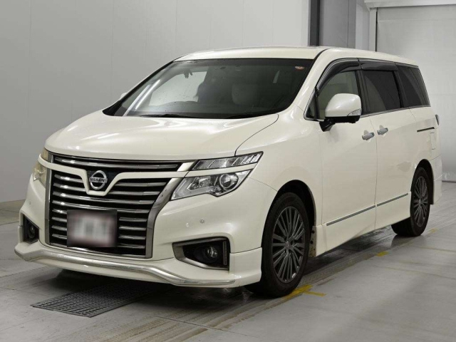 NISSAN ELGRAND — фото