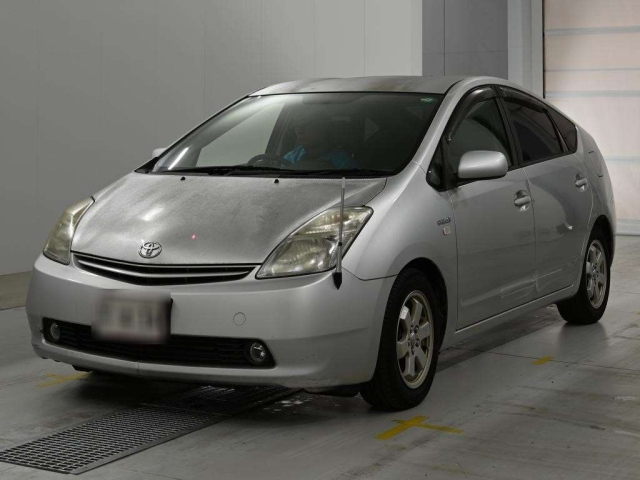 TOYOTA PRIUS — фото
