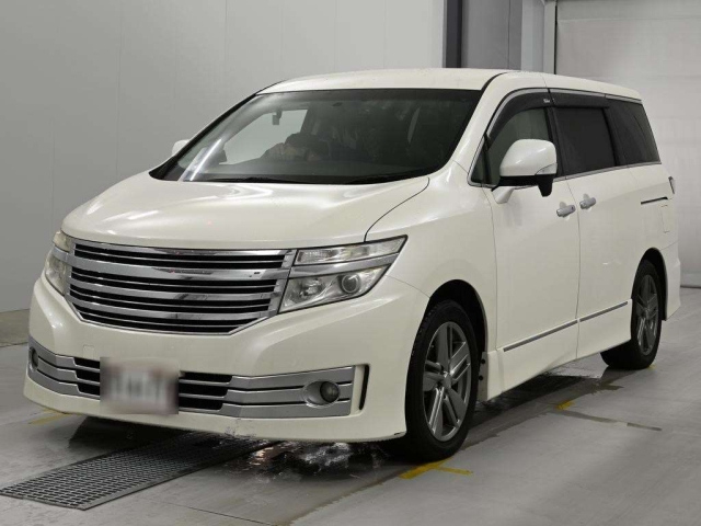 NISSAN ELGRAND — фото