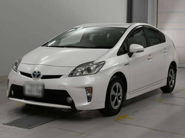 TOYOTA PRIUS — фото