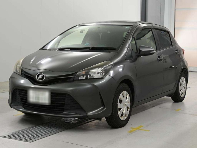 TOYOTA VITZ — фото