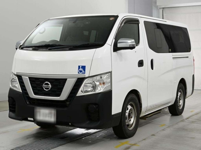 NISSAN CARAVAN — фото