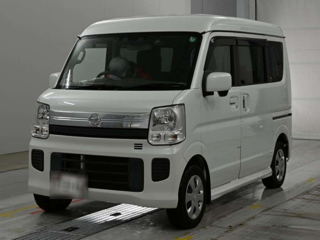 NISSAN CLIPPER — фото