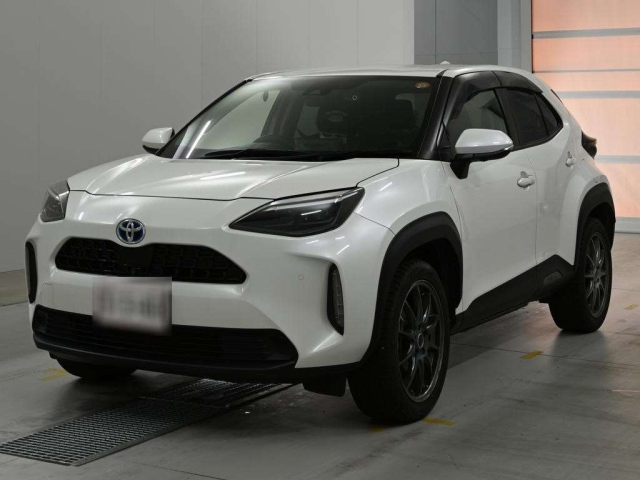 TOYOTA YARIS — фото