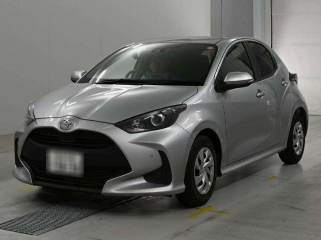 TOYOTA YARIS — фото