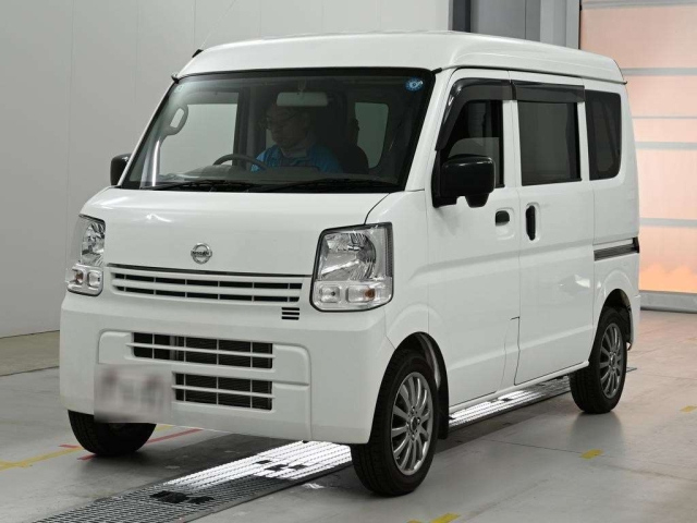 NISSAN CLIPPER — фото